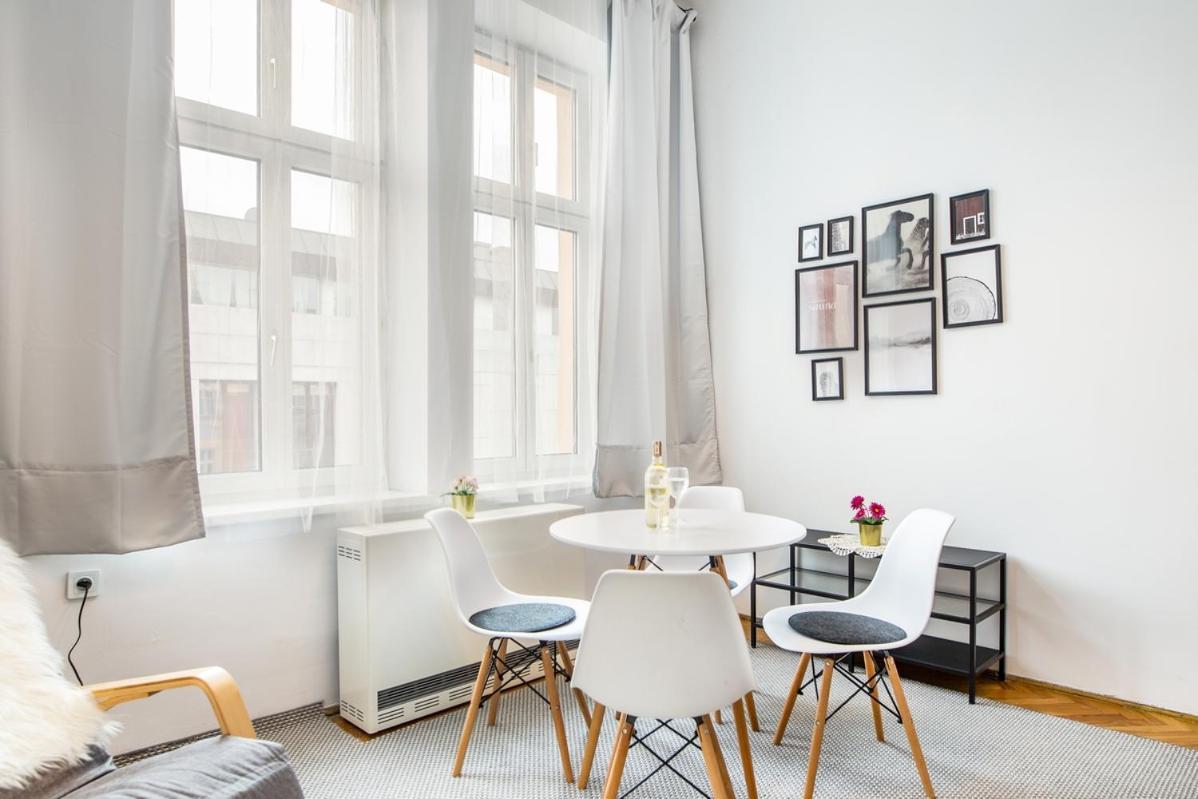 Miodowa Apartment Красков Екстериор снимка
