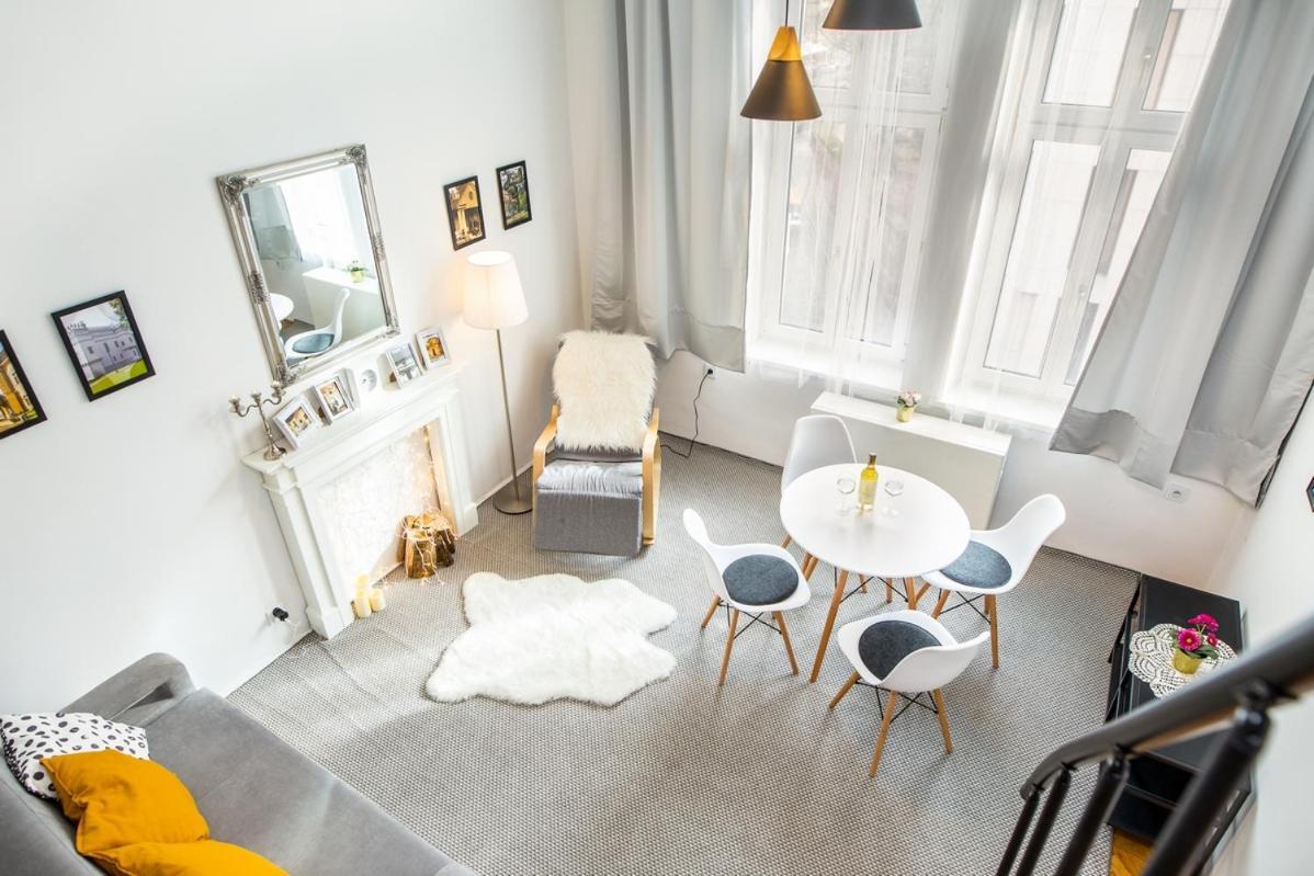 Miodowa Apartment Красков Екстериор снимка