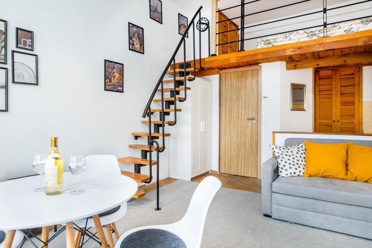Miodowa Apartment Красков Екстериор снимка