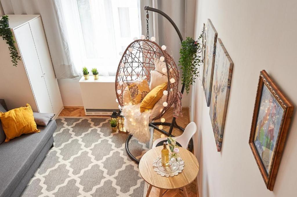 Miodowa Apartment Красков Екстериор снимка