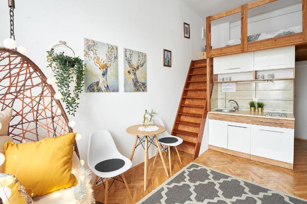 Miodowa Apartment Красков Екстериор снимка